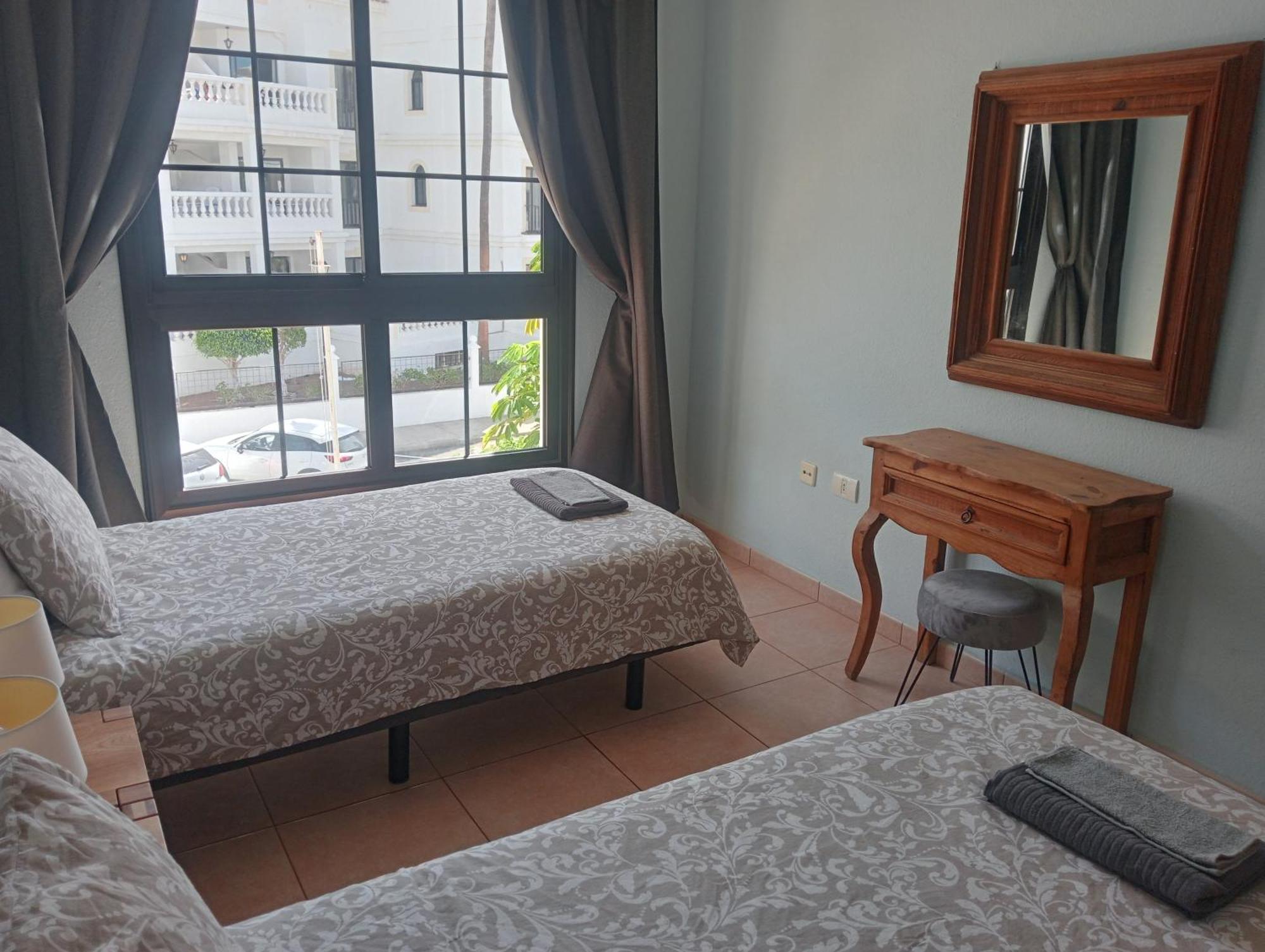 Greatly Located Apartment With Heated Pool, Los Cristianos Los Cristianos  Exteriér fotografie