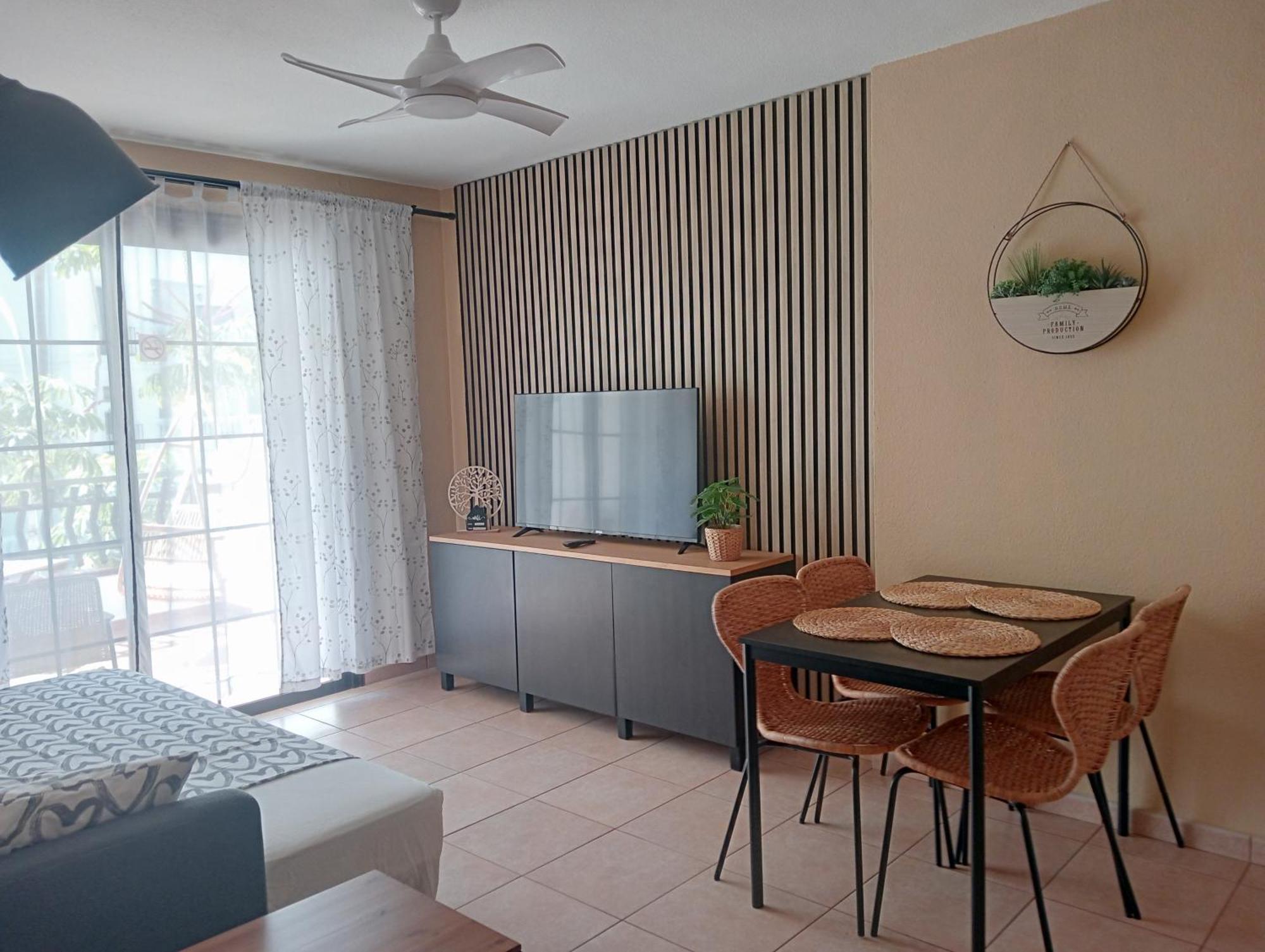 Greatly Located Apartment With Heated Pool, Los Cristianos Los Cristianos  Exteriér fotografie